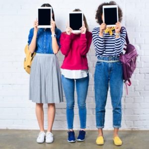 Consulenza assicurativa alle nuove generazioni: come comunicare con i Millennial e i Centennial?