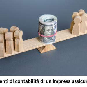 una bilancia con i soldi al centro e il titolo del corso