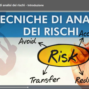 screenshot del corso online in cui appaiono le scritte: avoid, accept, transfer, reduce. Al centro delle quali, in un contorno ovale arancione appare la scritta "risk"