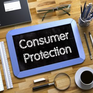 lavagnetta su cui è scritto: consumer protection